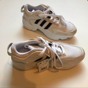 ADIDAS Magnum Runner W